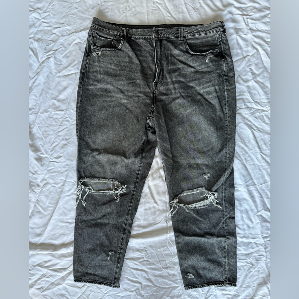 American Eagle distressed curvy fit plus size jeans 100% cotton. Size 22 long.